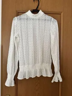 GU 白レース　ブラウス