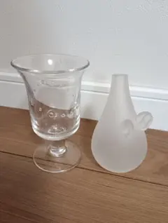 透明感のある花器2個セット