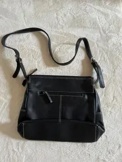 ブラック ショルダーバッグ レザー風