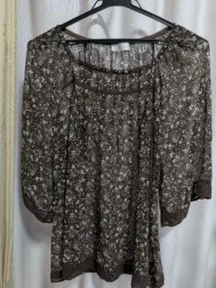 anysis ブラウン系花柄五分袖チュニック size 2のサムネイル