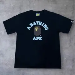 A BATHING APE カレッジロゴ Tシャツ ブラックのサムネイル