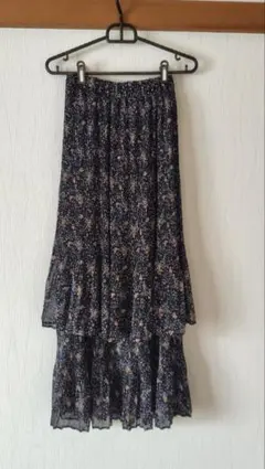 archives ロングスカート 花柄 黒のサムネイル