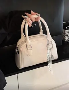 ホワイト レザー風 ハンドバッグ