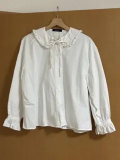 フリル襟ブラウス