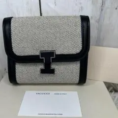未使用✨イアクッチ レザー　折り財布 アバ ウォレット ブラック　レディース IACUCCI 美品 イアクッチ 二つ折り財布 アバハーフウォレット