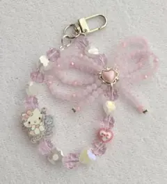 【ハンドメイド】ピンク系ガラスビーズのリボンストラップ〜白猫モチーフ