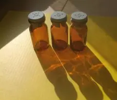 れこべる様専用　遮光ガラス小瓶3個セット