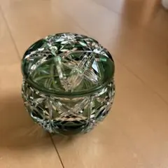 【箱なし】江戸切子/ぐい呑み/カガミクリスタル/水仙/緑 箱なし】江戸切子/ぐい呑み/カガミクリスタル/水仙/緑 - メルカリ