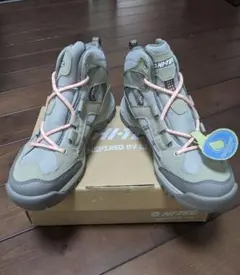HI-TEC レディーススニーカー　防水性のサムネイル