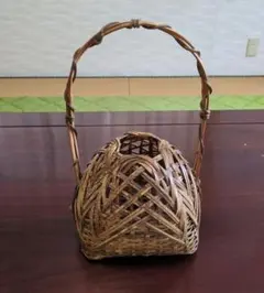 竹籠 花籠 手付き 竹細工 工芸品のサムネイル