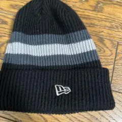 ニット帽・ビーニー 黒・グレー ストライプ