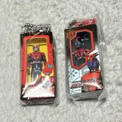 仮面ライダー ソフビパッケージチャーム　仮面ライダークウガ　仮面ライダーカブト
