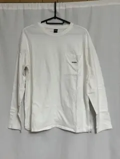 ホワイト ポケット付き 長袖Tシャツ