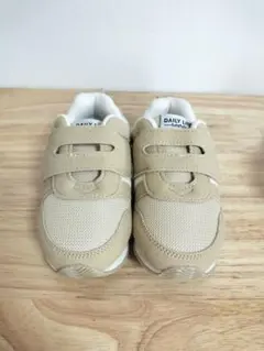 ★未使用★バースデイ futafuta スニーカー 14.5 ベージュ