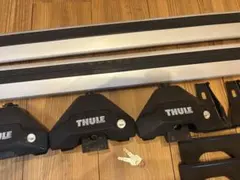 THULE キャリアベース ルーフバー フットセット 鍵付き 7105 7112 