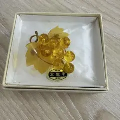 レトロ本鼈甲（べっこう）ブローチぶどうデザイン