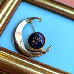 クレセントムーンのヴィンテージブローチ　三日月　卒業卒園式　入学式フォーマル
