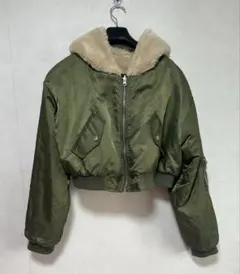 リバーシブルフード付きオリーブクロップドジャケット