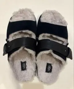 ちびぴろ　UGG 厚底サンダル ちびぴろ様専用 UGG 厚底サンダル - メルカリ