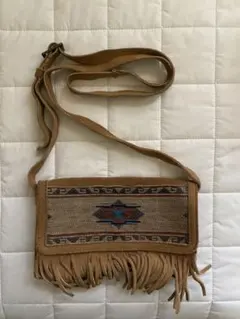 ミネトンカ　フリンジ付き　ショルダー　クラッチ　バッグ