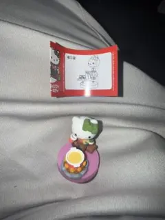 ハローキティ　チョコエッグ　ソロキャンプ