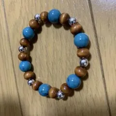 青色と茶色のビーズブレスレット