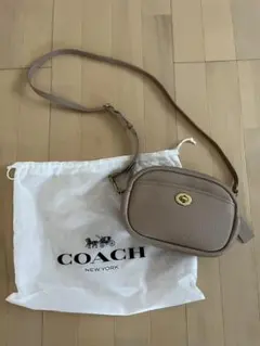コーチcoach レザーショルダーバッグ　カメラバッグ　ベージュ