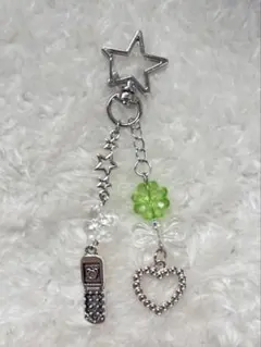 【11】ビーズキーホルダー クローバー　y2k コレクトブック　韓国