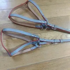 牛革製　Y字型ハーネス　Sサイズ グレーと赤の縁取り　２本セット
