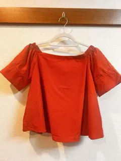 オフショルダー赤 オレンジ ブラウス 背面リボン付き