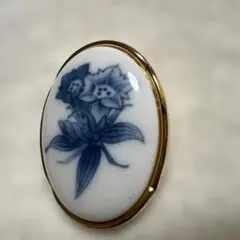 青い花デザインのオーバルブローチ.ペンダントゴールドカラー