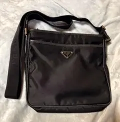 PRADA ブラック ショルダーバッグ　メッセンジャーバッグ　2VH797