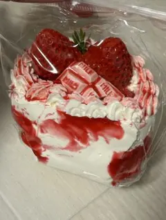 スクイーズ イチゴクリームケーキ風