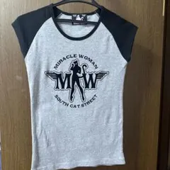 MIRACLE WOMAN Tシャツ 半袖 グレー×ブラックのサムネイル