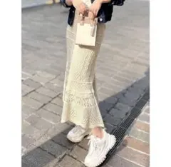 リゼクシー　レース編みクリーム色フレアスカート