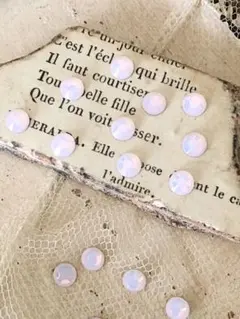 スワロフスキー　ラウンドグラスストーン　ローズ　ウォーター　オパール