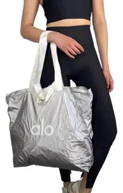 alo yoga トートバッグ