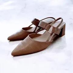 RANDA ポインテッドトゥ バックストラップ チャンキー パンプス L