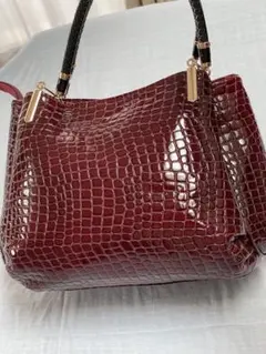 クロコダイル　革製バッグハンドバッグ　大容量　高級感満載