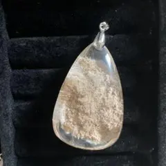 天然石　大ぶり水晶のペンダントトップ