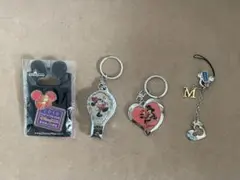 ディズニー香港 ランド 新年記念限定 ピンバッチ &バッグチャーム 4点セット