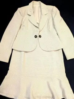 白スーツ 黒ドット柄 セレモニー 入学式 卒業式