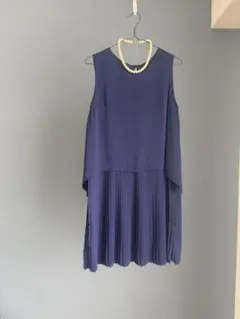 ブルー プリーツ ノースリーブドレス