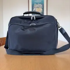 Longchamp 黒のナイロンビジネスバッグのサムネイル
