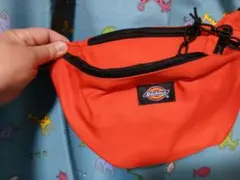 Dickies オレンジ ボディバッグ