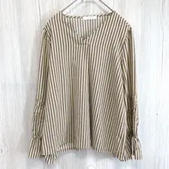 美品 ショコラフィネローブ 袖フリル ストライプブラウス Vネック キャメル Fのサムネイル