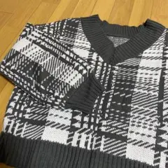 グレー Vネック チェックニット M