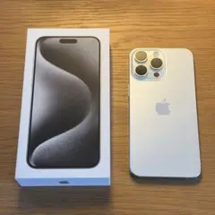 Apple iPhone 15 Pro Max ホワイトチタニウム