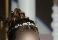 新婦　ティアラ