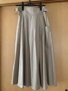 BEAMS ベージュ　フレアスカートのサムネイル